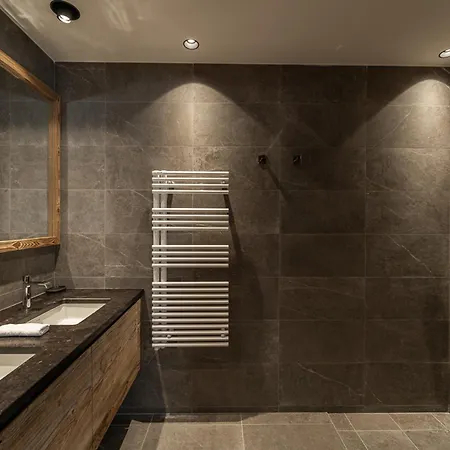 Chalet De Luxe Avec Piscine Et Sauna, Proche Des Pistes A - Fr-1-568-33 *
